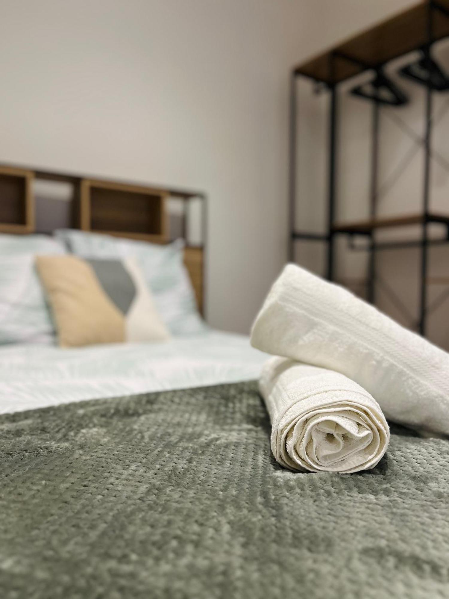 Ferienwohnung La Ruche Arrageoise - Parking Gratuit - Cozy - Grand Lit - Long Sejour Arras Exterior foto