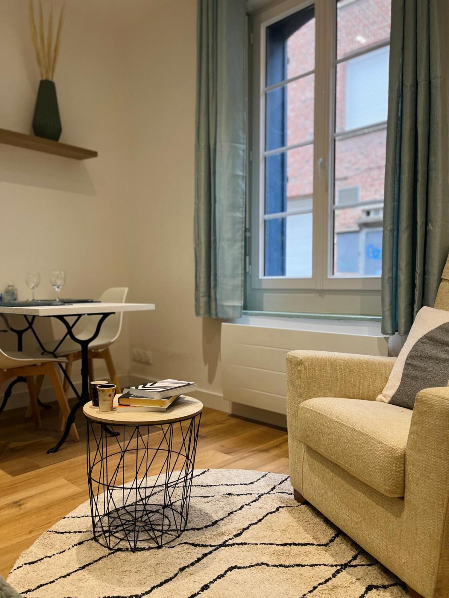 Ferienwohnung La Ruche Arrageoise - Parking Gratuit - Cozy - Grand Lit - Long Sejour Arras Exterior foto