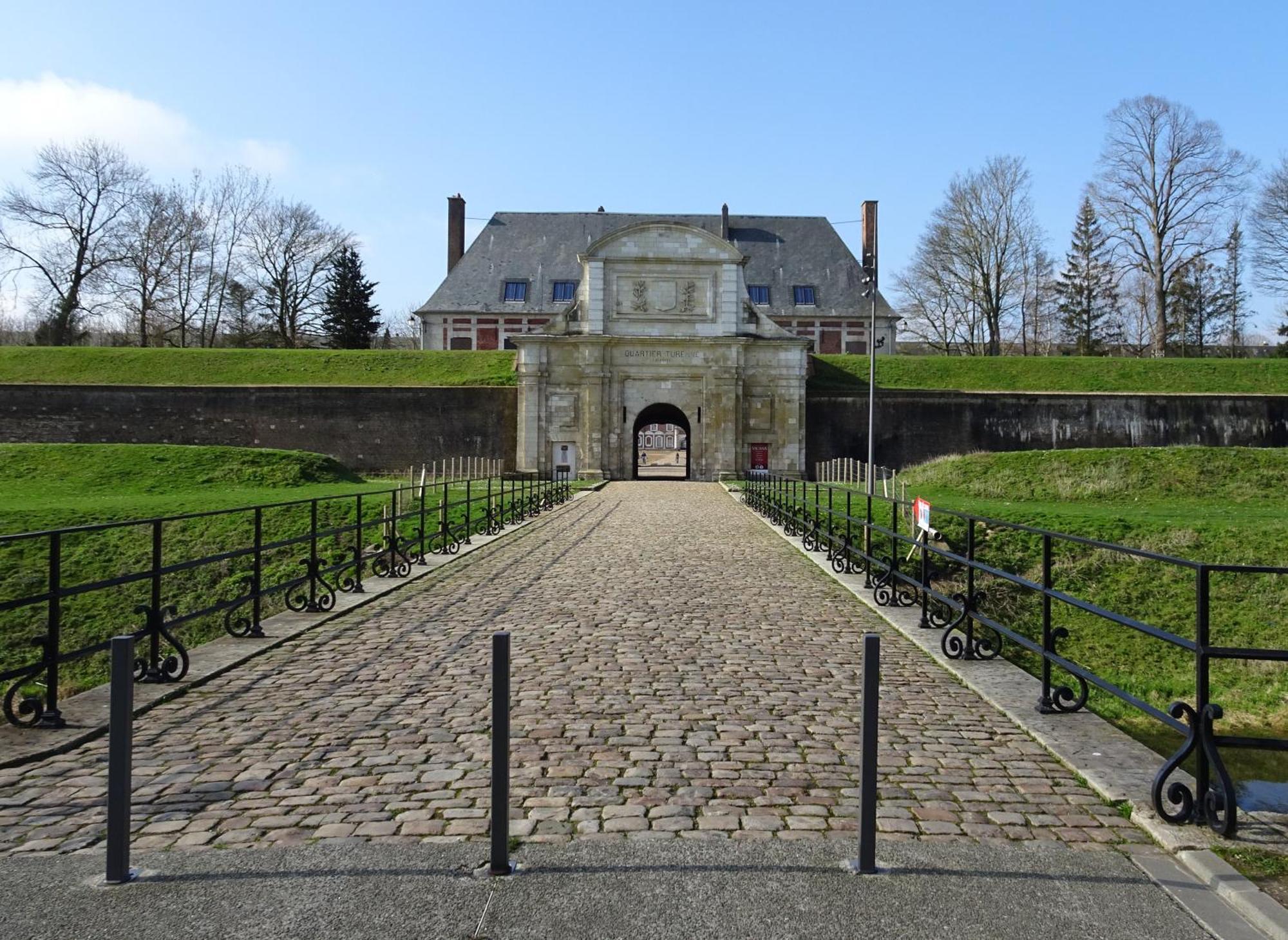 Ferienwohnung La Ruche Arrageoise - Parking Gratuit - Cozy - Grand Lit - Long Sejour Arras Exterior foto